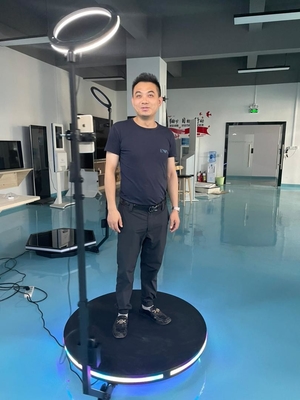บูธภาพถ่ายฐานกลม 360 Selfie Spinner สำหรับงานแต่งงานวันเกิด