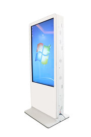 ป้ายโฆษณาดิจิตอลแบบสัมผัสแบบสองด้านคู่ 1920 RGB × 1080 FHD พร้อมกล่องโลหะ