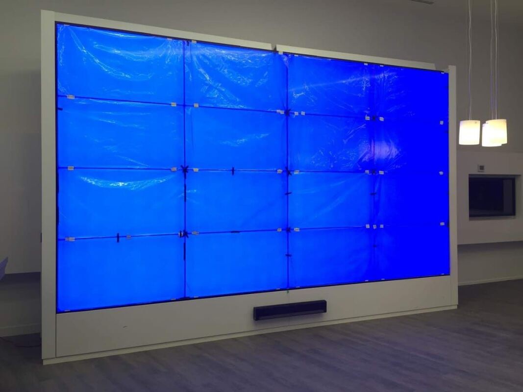 การเชื่อมต่อ Wi-Fi จอจอสัมผัสจอแสดงสัญญาณที่บูรณาการกับ RAM 2GB และ ROM 8GB รองรับแพลตฟอร์มการโฆษณาอินเตอร์เอกทีฟที่หลากหลาย