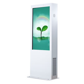 จอแสดงผลโฆษณา LCD แบบตั้งพื้นกลางแจ้งขนาด 65 นิ้วป้ายดิจิตอล 2500nits